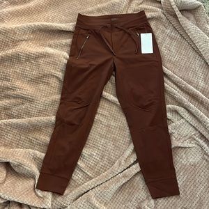 Athleta Trekkie North jogger